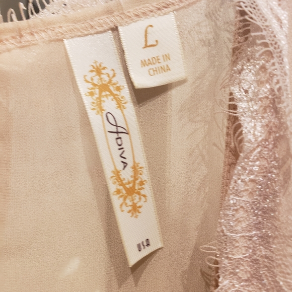 Ethereal styled blouse - Picture 3 of 4